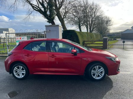 2021 Toyota Corolla 1.8 Hybrid Luna Hatchback €21,500 thumbnail