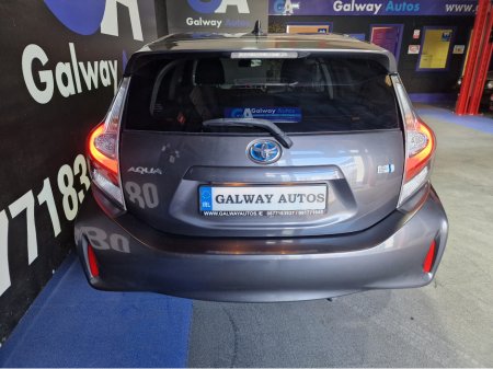 2018 Toyota Aqua - thumbnail 8