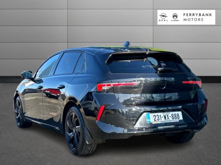 2023 Opel Astra - view 3