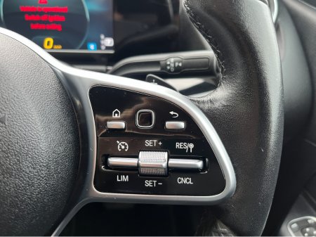 2019 Mercedes-Benz B Class B180 SPORT AUTOMATIC 1.3 PETROL //LOW MILES//HALF LEATHER SEATS//SAT NAV//REVERSE CAMERA// €20,950 thumbnail