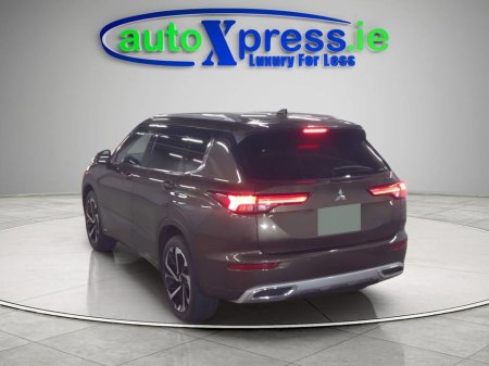 2022 Mitsubishi Outlander - thumbnail 3