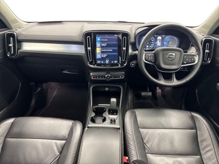 2022 Volvo XC40 - thumbnail 8