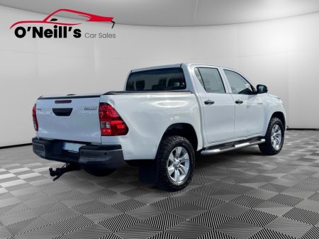 2017 Toyota Hilux - thumbnail 3