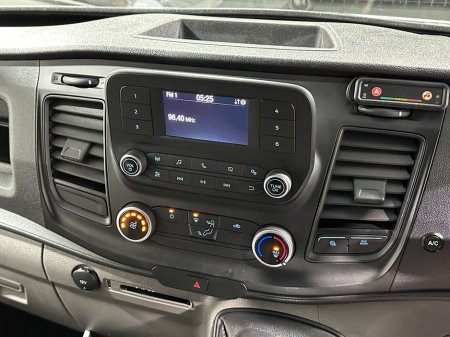 2022 Ford Transit - thumbnail 18