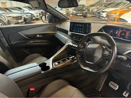 2023 Peugeot 3008 - thumbnail 17