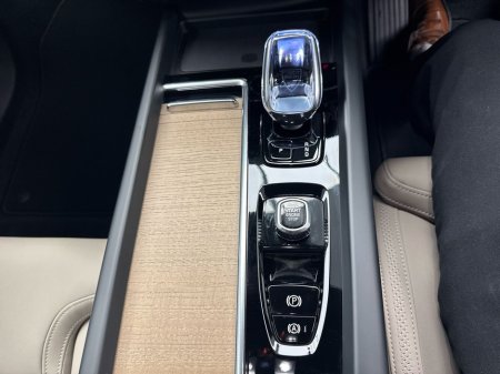 2026 Volvo XC60 - thumbnail 8