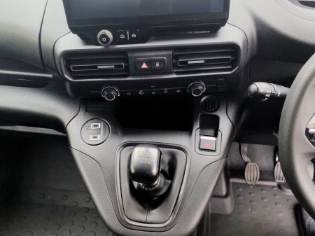 2025 Peugeot Partner - thumbnail 17