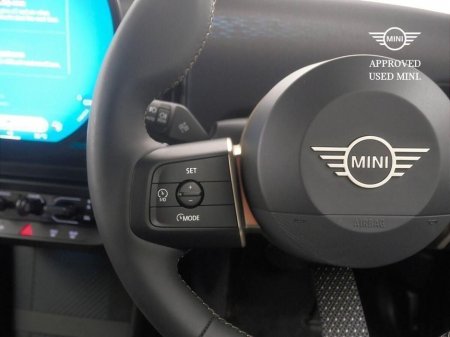 2025 MINI Hatch Cooper C €44,900 thumbnail