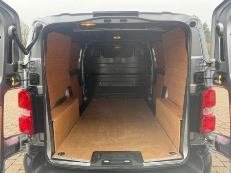 2022 Peugeot Expert Professional NO VAT!! 1.5 BlueHDi 100bhp €17,995 thumbnail