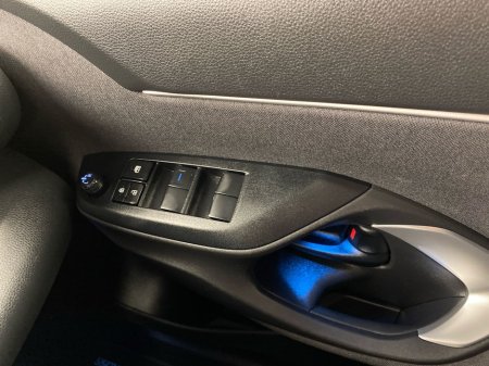 2023 Toyota Yaris - thumbnail 13