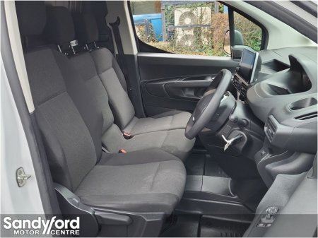 2024 Peugeot Partner PARTNER PRO PLUS1.5 HDI 100 65 €17,845 thumbnail