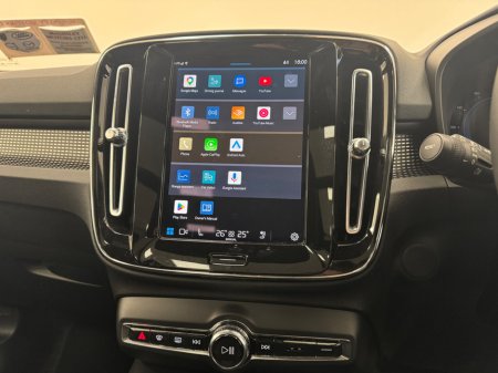 2022 Volvo XC40 - thumbnail 17