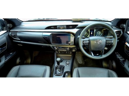 2026 Toyota Hilux - thumbnail 8