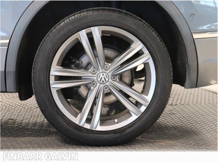 2020 Volkswagen Tiguan Allspace 2.0 TDI 150HP R-Line DSG 7S €38,950 thumbnail
