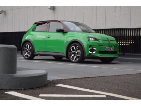 2025 Renault 5 Techno 52kWh 150hp, 2 Tone Roof €30,995 thumbnail