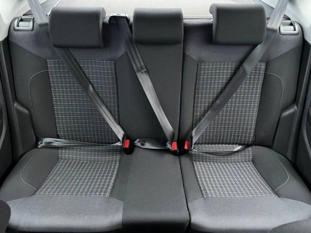 2017 Volkswagen Polo COMFORTLINE 1.2 TSI // 15" ALLOYS // REVERSE CAMERA // DIGITAL CLIMATE CONTROL €13,900 thumbnail