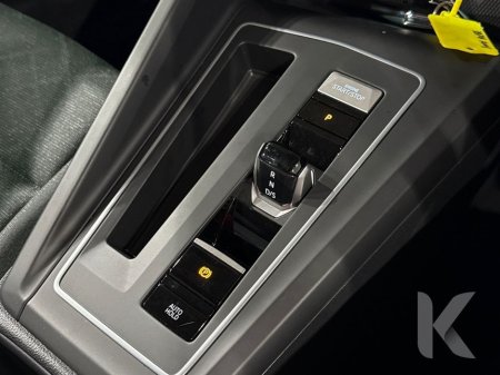 2021 Volkswagen Golf E-TSI - HYBRID - ALLOY WHEELS - MULTI FUNCTION STEERING WHEEL - CRUISE CONTROL - REVERSE CAMERA - €23,950 thumbnail