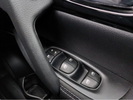 2019 Nissan Qashqai 1.2 SV 18 5DR PANORAMIC ROOF IDEAL FAMILY SUV €16,995 thumbnail