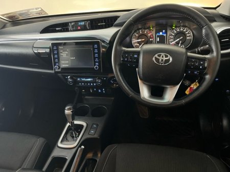 2023 Toyota Hilux - thumbnail 9