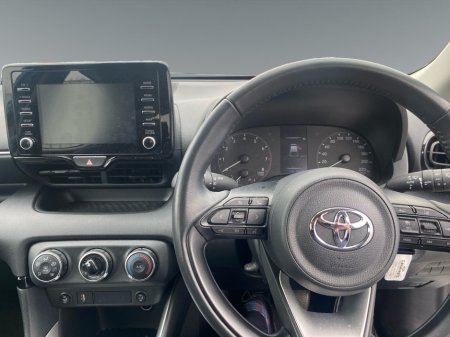 2023 Toyota Yaris - thumbnail 9