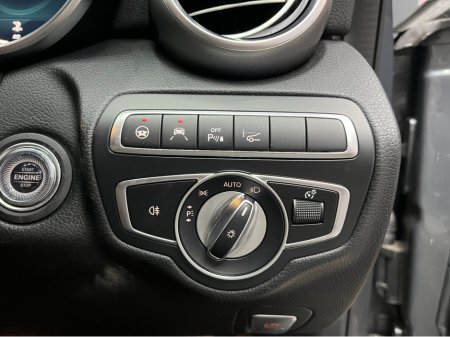 2020 Mercedes-Benz C Class 2020 MERCEDES-BENZ C220D LAUREUS EDITION SPORTS P 2.0 AUTOMATIC / CRUISE CONTROL / REVERSE CAMERA / ELECTRIC MEMORY & HEATED SEATS / PADDLE SHIFTERS AND MORE thumbnail