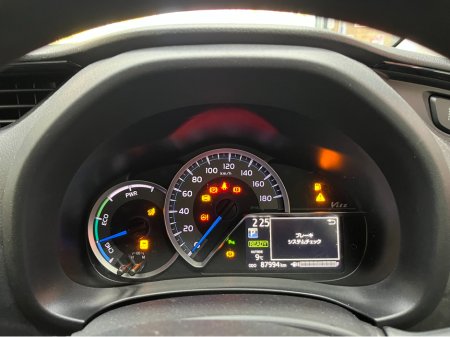 2019 Toyota Vitz - thumbnail 15