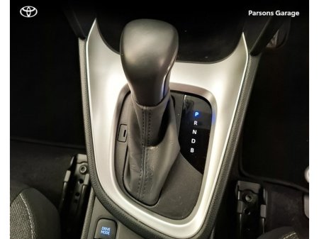 2024 Toyota Yaris Cross CROSS LUNA SPORT 4DR AUTO €30,995 thumbnail