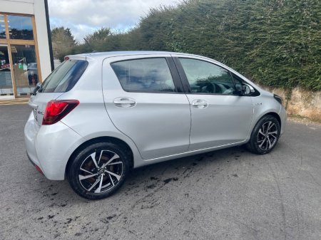 2016 Toyota Yaris - thumbnail 15