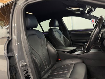 2021 BMW 5 Series - thumbnail 13