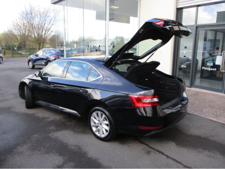 2022 Skoda Superb - thumbnail 16