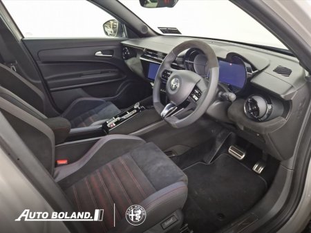 2026 Alfa Romeo Junior ELETTRICA Speciale 156HP Tech & interior performance pack €47,000