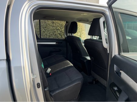 2017 Toyota Hilux - thumbnail 9