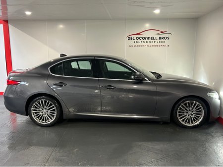 2017 Alfa Romeo Giulia 2.2JTD 180HP SUPER LUXURY 4DR AUTO €16,900 thumbnail