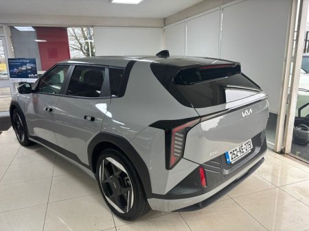 2025 Kia EV4 EV4 5 HB EARTH K3 LR 5DR AUTO €43,995 thumbnail