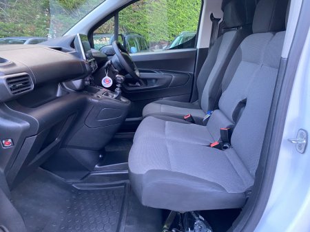 2023 Peugeot Partner  €16,179