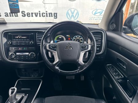 2016 Mitsubishi Outlander - thumbnail 18