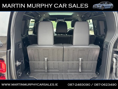 2023 Land Rover Defender 110 3.0 D250 X-DYNAMIC 7 SEATS €89,950 thumbnail