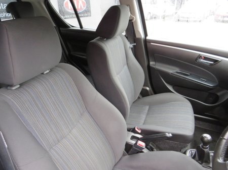 2015 Suzuki Swift - thumbnail 9