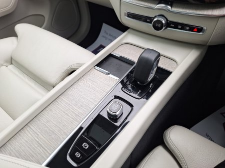 2023 Volvo XC60 - thumbnail 16