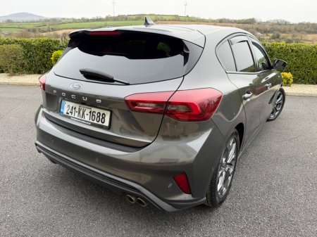 2024 Ford Focus - thumbnail 3