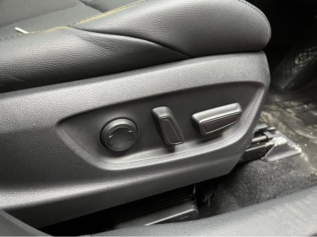 2025 Toyota Corolla - thumbnail 11