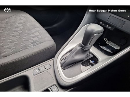 2024 Toyota Yaris HYBRID 115 LUNA €26,950 thumbnail