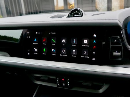 2025 Porsche Cayenne Cayenne E-Hybrid Coup&eacute; €123,950 thumbnail