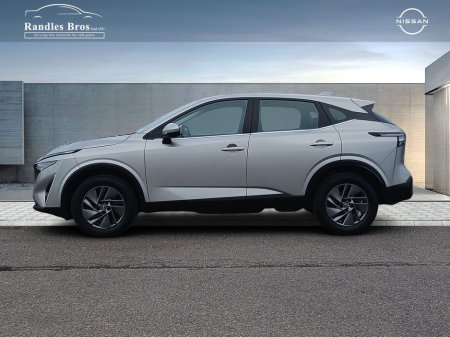 2025 Nissan Qashqai - view 3