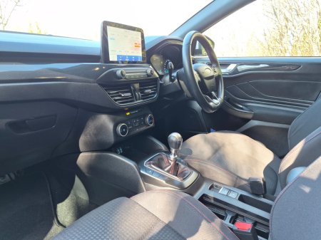 2021 Ford Focus - thumbnail 17