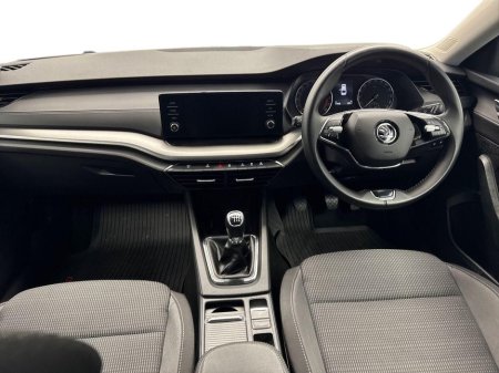 2023 Skoda Octavia - thumbnail 8