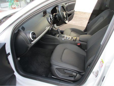 2018 Audi A3 - thumbnail 13