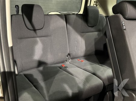 2018 Nissan Serena S-HYBRID 2.0L AUTOMATIC - MULTI FUNCTION STEERING WHEEL - CRUISE CONTROL - HEATING / AC CONTROLS - REVERSE CAMERA €19,950 thumbnail