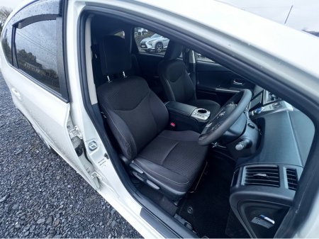 2020 Toyota Prius Alpha 2020 Toyota Prius Alpha  Self Charging Hybrid Automatic €19,950 thumbnail