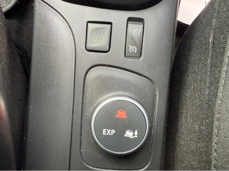 2016 Renault Captur SIGNATURE 1.5 DCI 90 20 4DR €9,900 thumbnail